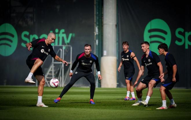 Oriol Romeu, en un entrenamiento del Barcelona (Foto: FCB).