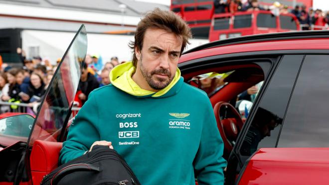 Fernando Alonso, en el Gran Premio de Silverstone (Foto: Cordon Press).