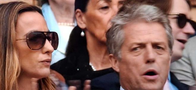 Hugh Grant alucina con Carlos Alcaraz en Wimbledon.