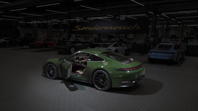 Imágenes del Porsche 911 Cuarenta Edition.