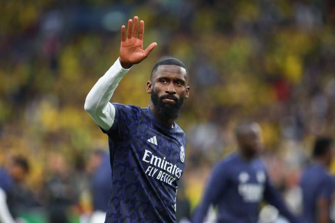 Antonio Rüdiger, en un calentamiento con el Real Madrid (Foto: Cordon Press).