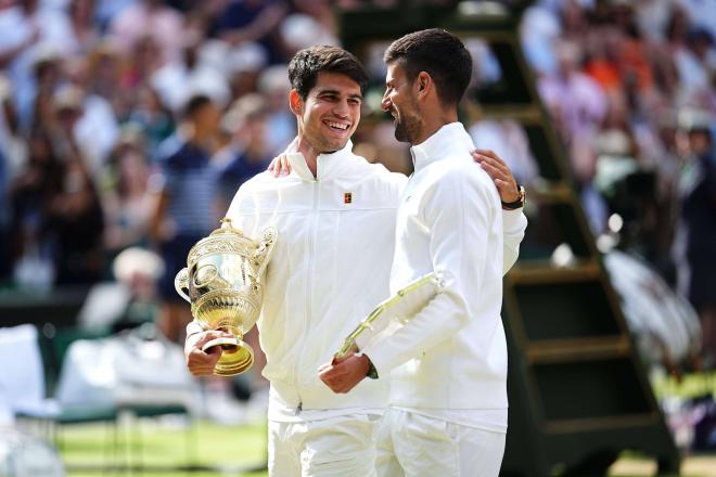 Carlos Alcaraz y Novak Djokovic en la final de la Wimbledon (Cordon Press)