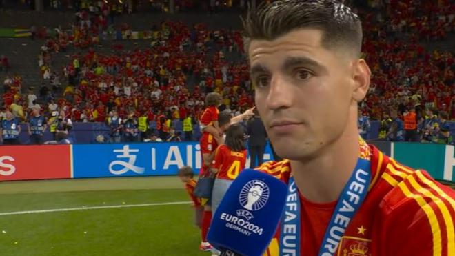 Álvaro Morata y sus apoyos en la Eurocopa