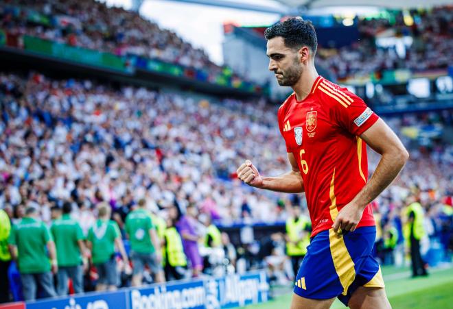 Mikel Merino en un partido de la Eurocopa (Foto: Sefutbol).