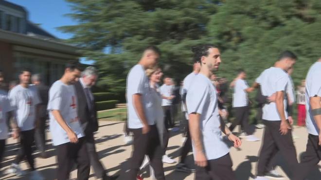 Cucurella durante la celebración de la Eurocopa