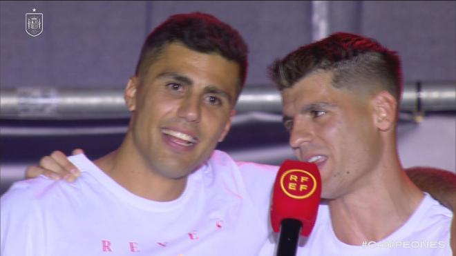 Rodri Hernández durante la celebración de la Eurocopa