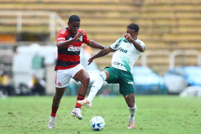 Evertton Araújo, en un partido contra el Palmeiras ()