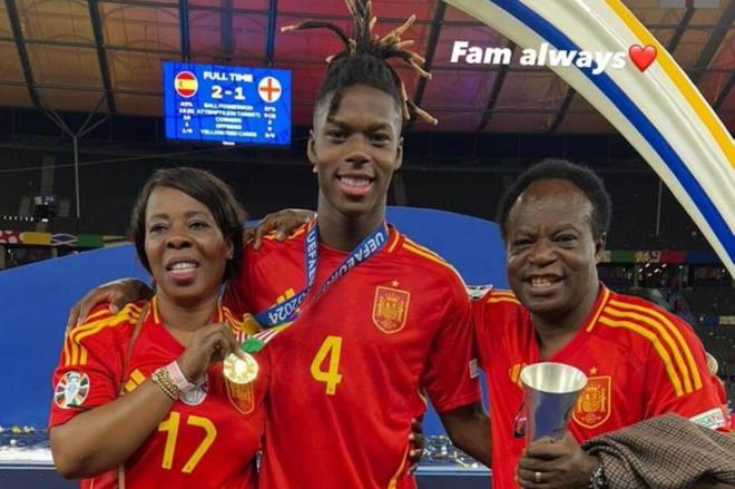 Nico Williams e Iñaki del Athletic felices tras ganar la Eurocopa