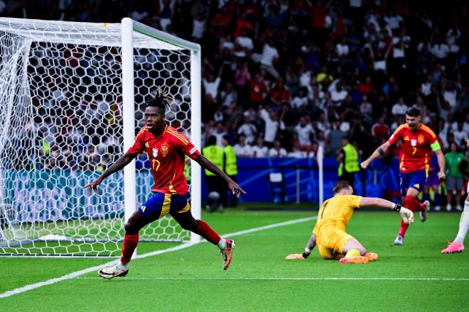 Nico Williams, tras marcar en la final de la Eurocopa de Alemania (Foto: RFEF).