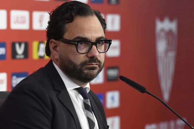 Víctor Orta, en la presentación de Lokonga y Peque (Foto: Kiko Hurtado)