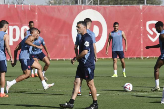 García Pimienta en el entrenamiento. (Foto: Kiko Hurtado)