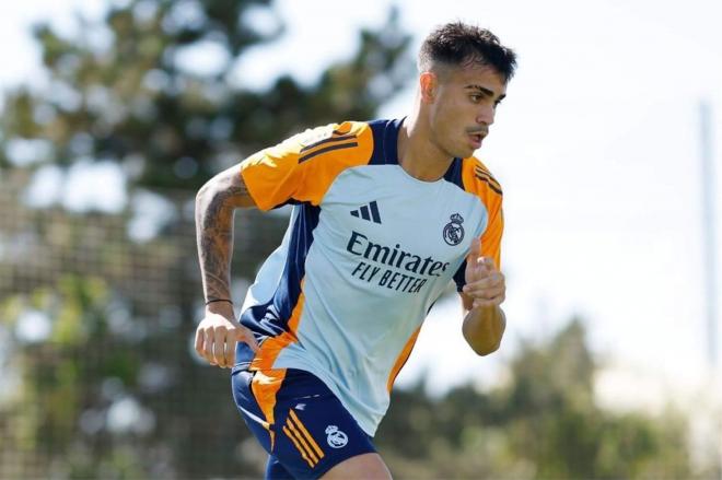 Reinier Jesús en un entrenamiento con el Real Madrid (Foto: RM)