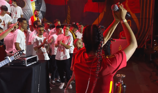 Isabel Aaiún en la celebración de la Eurocopa