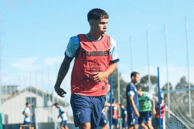 Hugo Sotelo entrenándose con el primer equipo (Foto: RC Celta).