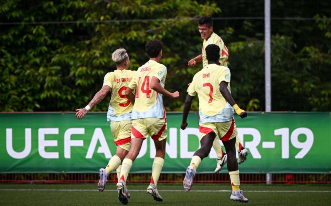 Gol de Chema Andrés para España sub 19 ante Dinamarca (Foto: sefutbol).