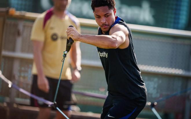 Vitor Roque, en una sesión del Barcelona (Foto: FCB).