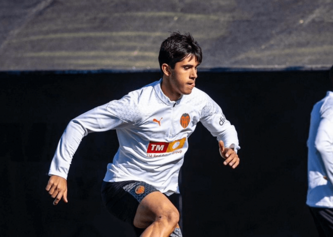 Carlos Alemán, entrenando con el primer equipo, se va al Granada