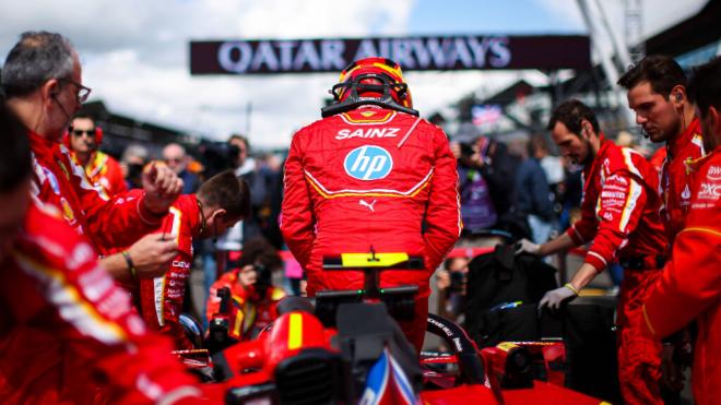 Carlos Sainz, durante el Gran Premio de Silverstone (Foto: Cordon Press).