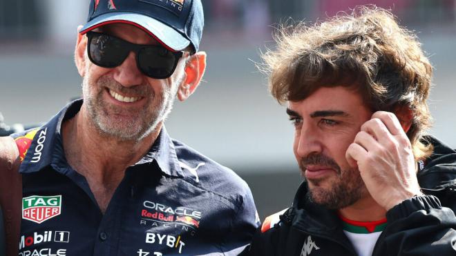 Fernando Alonso y Adrian Newey (Cordon Press)