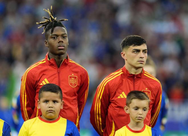 Nico Williams y Pedri, antes de un partido de la Eurocopa con España (Foto: Cordon Press).