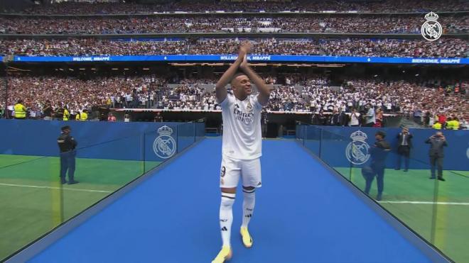 Miembros de UIP, presentes en la presentación de Mbappé