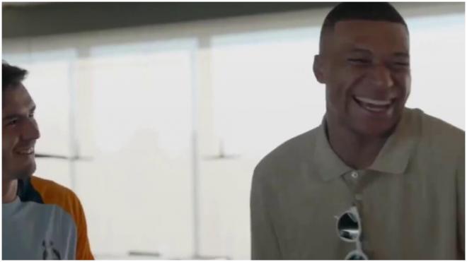 Kylian Mbappé sorprendió a Brahim Díaz con su pregunta (@realmadrid)