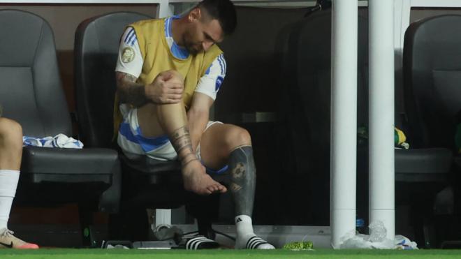 Messi y su tobillo en la final de la Copa América (Cordon Press)