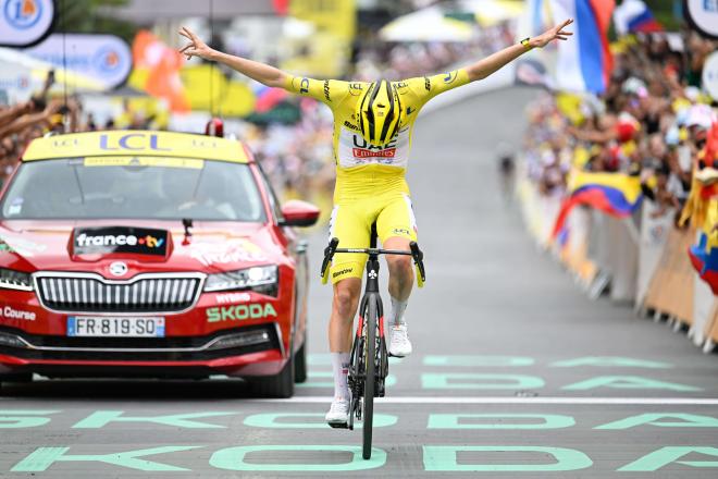 Pogacar entra en meta durante el Tour de Francia 2024 (FOTO: Cordón Press).