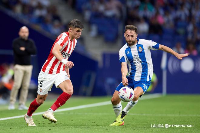 Keidi Bare, fichaje inminente del Real Zaragoza, en un partido con el Espanyol (Foto: LALIGA).