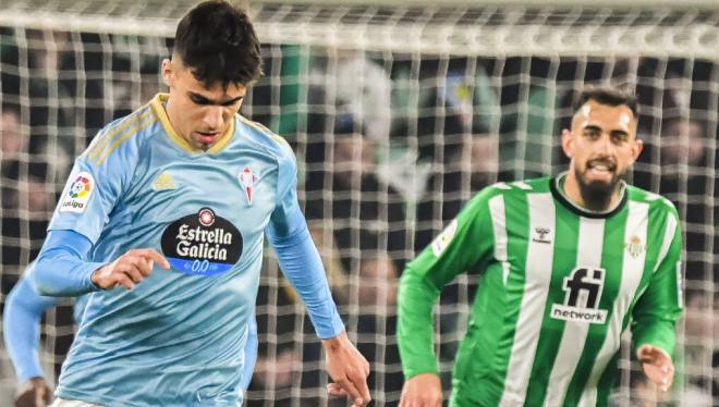 Borja Iglesias, durante un partido contra el Celta.