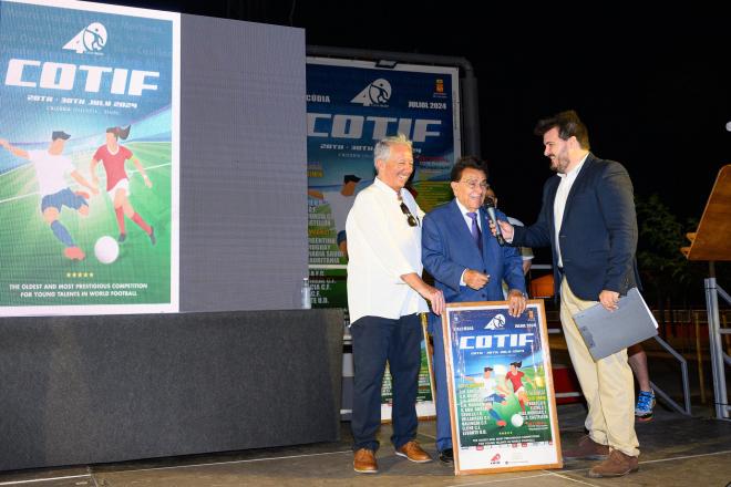 Francisco Fenollosa, presidente de honor del Levante, durante la presentación del torneo (Foto: COTIF).