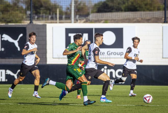 Alberto Marí, ante el CD Castellón (Foto: VCF).