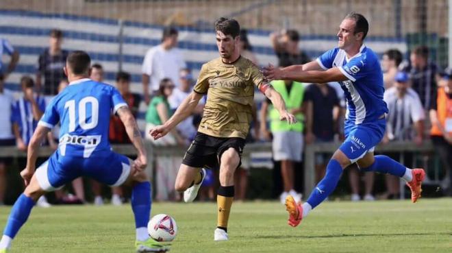 Aritz Elustondo en el amistoso ante el Alavés (Foto: Real Sociedad).