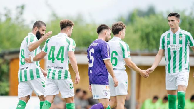 Celebración de uno de los goles de Marcos Fernández en la pretemporada (Foto: RBB).