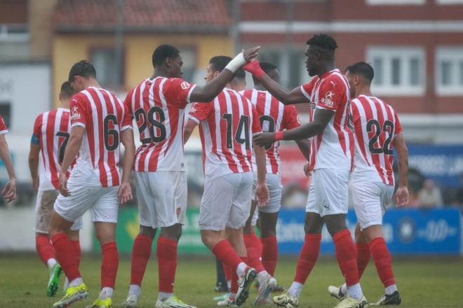 Jordy Caicedo celebra uno de sus goles. (Foto: Real Sporting)