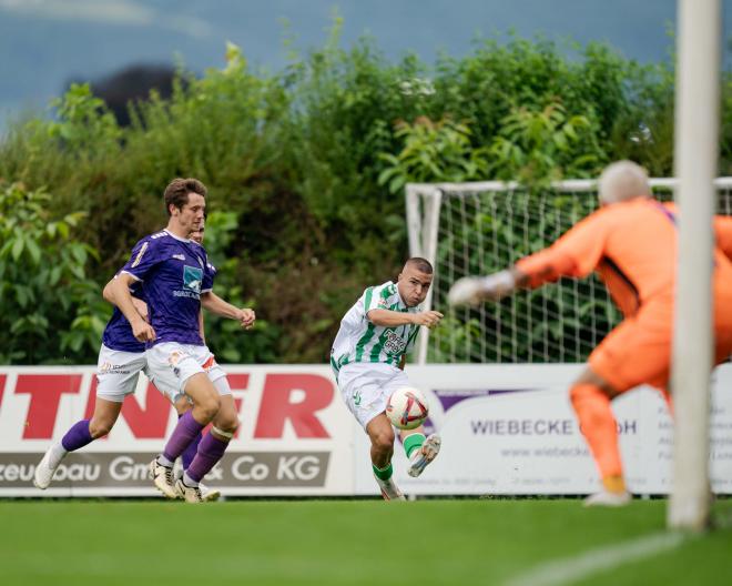 Pablo García, ante el Austria Salzburgo (Foto: Real Betis)