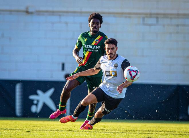 André Almeida, ante el CD Castellón (Foto: Valencia CF).