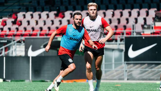 Juan Mata entrena en Dinamarca. (Foto: FC Nordsjaelland)