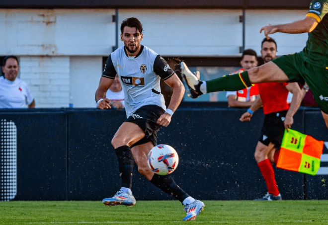 Rafa Mir ante el Castellón