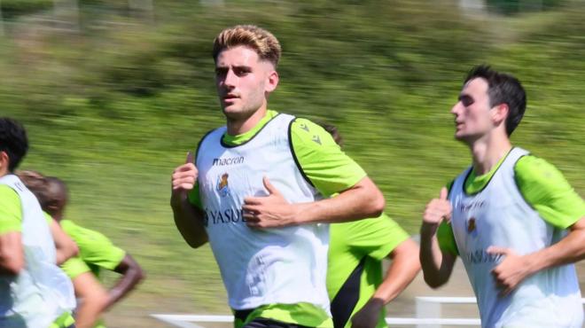 Robert Navarro, en un entrenamiento de esta pretemporada (Foto: Real Sociedad).