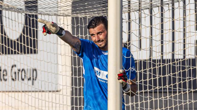 Stole Dimitrievski, ante el CD Castellón (Foto: Valencia CF).