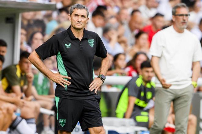 Ernesto Valverde, en la pretemporada en El Plantío frente al Burgos de Jon Pérez 'Bolo' (Foto: Athletic Club).