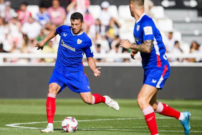 Mikel Vesga se lesionaba en El Plantío frente al Burgos (Foto: Athletic Club).