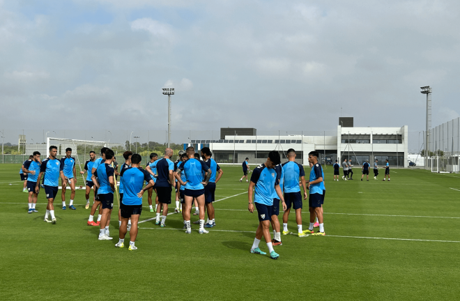 El grupo se ejercita en La Academia por primera vez desde la inauguración de la primera fase. (Foto: A.F.L)