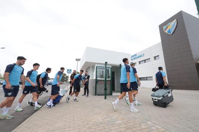 Los jugadores llegan a la ciudad deportiva. (Foto: MCF)