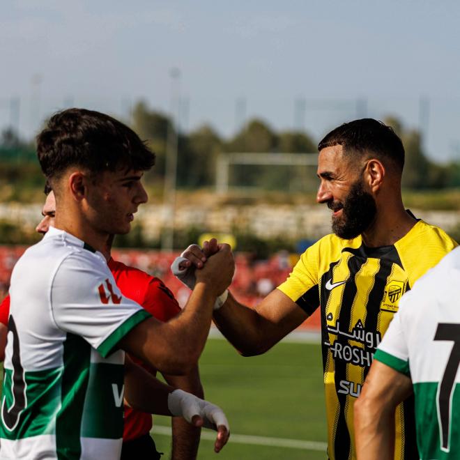 Karim Benzema en pretemporada ante el Elche (@al-ittihad)