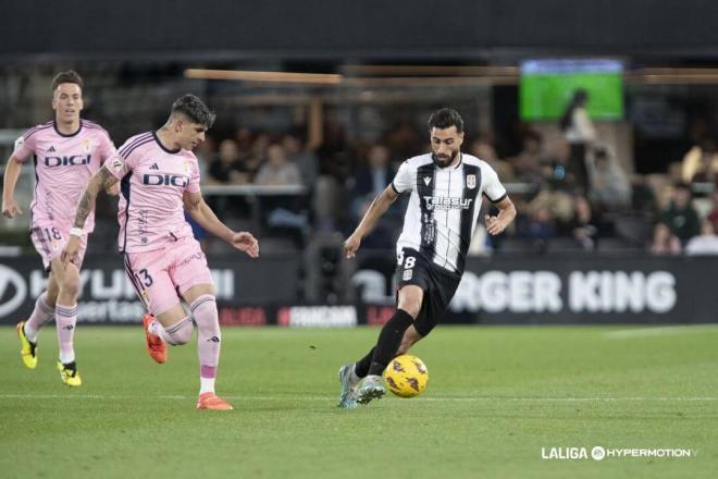 Santiago Homenchenko en un partido con el Real Oviedo (Foto: LALIGA).