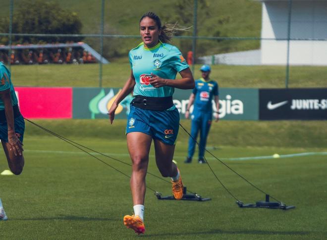 Gabi Nunes, en un entrenamiento ya con la selección en modo Juegos Olímpicos (Foto: @SelecaoFemenina).