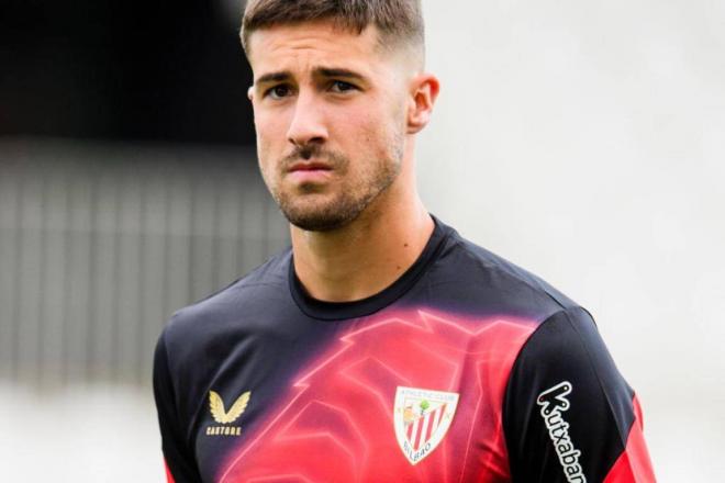 El punta Javi Martón, calentando durante la pretemporada veraniega de los de Ernesto Valverde (Foto: Athletic Club).