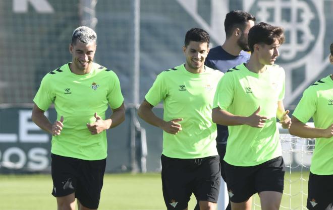 Marc Roca, en un entrenamiento del Betis (Foto: Kiko Hurtado).